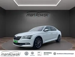 Weiß Gebraucht 2016 Skoda Superb LAURIN & KLEMENT Limousine | 16.909 € (Fairer Preis)