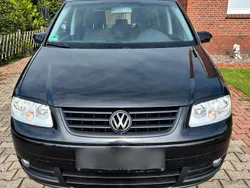 Schwarz Gebraucht 2006 VW Touran Van / Kleinbus | 2.399 € (Fairer Preis)