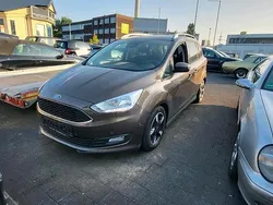 Braun Gebraucht 2017 Ford Grand C-Max Van / Kleinbus | 8.900 € (Guter Preis)