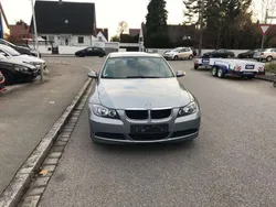 Grau Gebraucht 2005 BMW 320 Limousine | 2.900 € (Superpreis)