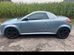 Blau Gebraucht 2005 Opel Tigra Cabrio | 2.200 € (Etwas zu teuer)