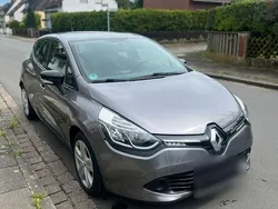 Grau Gebraucht 2016 Renault Clio IV Kleinwagen | 6.300 € (Superpreis)