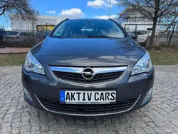 Grau Gebraucht 2012 Opel Astra Edition Kombi | 4.990 € (Fairer Preis)