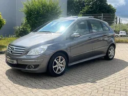 Grau Gebraucht 2007 Mercedes B180 Edition Van / Kleinbus | 2.790 € (Guter Preis)