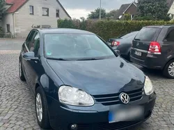 Blau Gebraucht 2007 VW Golf V Kleinwagen | 5.500 € (Etwas zu teuer)