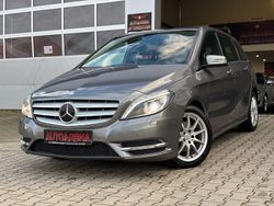 Grau Gebraucht 2013 Mercedes B200 Van / Kleinbus | 11.490 € (Fairer Preis)