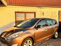 Braun Gebraucht 2012 Renault Scénic Van / Kleinbus | 3.500 €