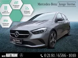 Grau Gebraucht 2023 Mercedes B200 Progressive Van / Kleinbus | 34.980 € (Teuer)