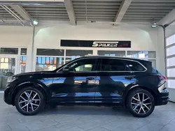 Schwarz Gebraucht 2019 VW Touareg R-line SUV | 39.000 € (Teuer)