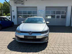 Silber Gebraucht 2020 VW Golf VIII Life Limousine | 14.900 € (Teuer)