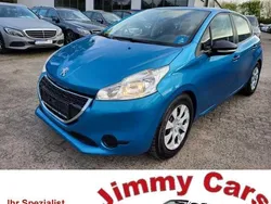 Blau Gebraucht 2013 Peugeot 208 Access Kleinwagen | 3.799 € (Teuer)