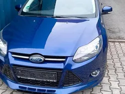 Blau Gebraucht 2014 Ford Focus ST-Line Kombi | 5.449 € (Fairer Preis)