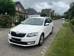 Weiß Gebraucht 2014 Skoda Octavia Kombi | 8.450 € (Fairer Preis)