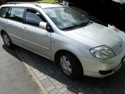 Silber Gebraucht 2005 Toyota Corolla Kombi | 1.300 €