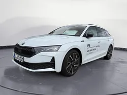 Weiß Gebraucht 2025 Skoda Octavia SportLine Kombi | 39.990 € (Teuer)