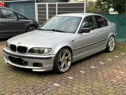 Silber Gebraucht 2003 BMW 320 M Sport Limousine | 3.100 € (Guter Preis)