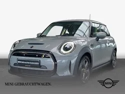 Schwarz Gebraucht 2021 Mini Cooper SE Hatch Kleinwagen | 15.670 € (Fairer Preis)