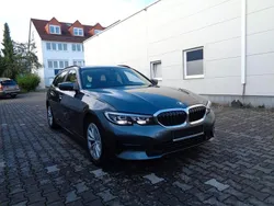 Grau Gebraucht 2022 BMW 330 Advantage Kombi | 25.590 € (Superpreis)