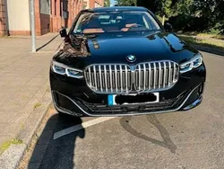 Schwarz Gebraucht 2021 BMW 740 Limousine | 42.500 € (Guter Preis)