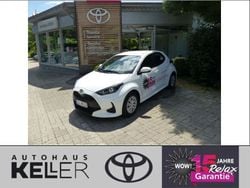 Weiß Gebraucht 2025 Toyota Yaris Hybrid Business Edition Limousine | 24.790 € (Fairer Preis)