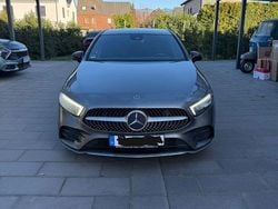 Grau Gebraucht 2018 Mercedes A200 AMG line Limousine | 19.999 € (Fairer Preis)