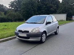 Silber Gebraucht 2000 Toyota Yaris Kleinwagen | 2.700 € (Teuer)