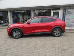 Rot Gebraucht 2022 Ford Mustang Mach-E Extended Range SUV | 48.750 € (Teuer)