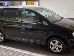 Schwarz Gebraucht 2006 VW Touran Van / Kleinbus | 2.200 € (Guter Preis)