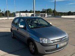 Grau Gebraucht 2004 Opel Corsa Kleinwagen | 1.200 € (Fairer Preis)