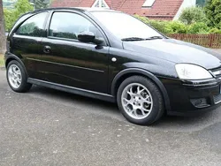 Schwarz Gebraucht 2005 Opel Corsa Limousine | 2.000 € (Fairer Preis)