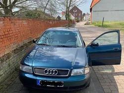 Grün Gebraucht 1996 Audi A4 Limousine | 600 € (Guter Preis)