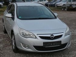 Silber Gebraucht 2012 Opel Astra Edition Kombi | 1.750 € (Guter Preis)