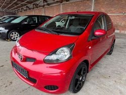 Rot Gebraucht 2012 Toyota Aygo Edition Kleinwagen | 3.999 € (Fairer Preis)