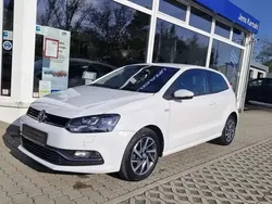 Pure white Gebraucht 2017 VW Polo Sound Kleinwagen | 10.590 € (Fairer Preis)