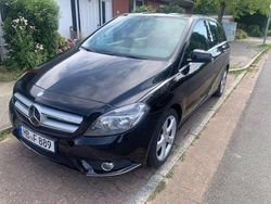 Schwarz Gebraucht 2013 Mercedes B200 Van / Kleinbus | 9.900 € (Guter Preis)