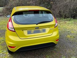 Grün Gebraucht 2014 Ford Fiesta Kleinwagen | 2.400 € (Fairer Preis)