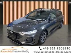 Grau magneticgrau (metallic) Gebraucht 2023 Ford Focus ST-Line Kombi | 21.980 € (Superpreis)
