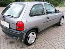 Grau Gebraucht 1995 Opel Corsa Kleinwagen | 1.200 €