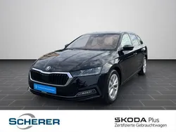 Blackmagic perleffekt Gebraucht 2024 Skoda Octavia Style Kombi | 27.900 € (Guter Preis)