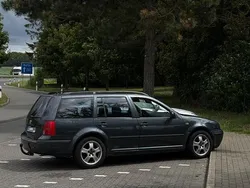 Grau Gebraucht 2000 VW Golf IV Edition Kombi | 1.250 € (Fairer Preis)