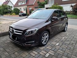 Braun Gebraucht 2017 Mercedes B220 Style Van / Kleinbus | 19.500 € (Fairer Preis)