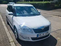 Weiß Gebraucht 2012 Skoda Fabia Family Kombi | 3.200 € (Fairer Preis)
