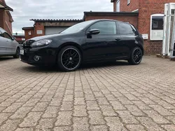 Schwarz Gebraucht 2012 VW Golf VI Kleinwagen | 6.000 € (Fairer Preis)