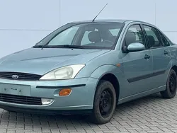 Blau Gebraucht 1999 Ford Focus Limousine | 890 € (Guter Preis)