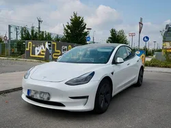 Weiß Gebraucht 2021 Tesla Model 3 Long Range AWD Limousine | 28.200 € (Fairer Preis)
