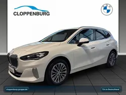 Alpinweiß uni Gebraucht 2023 BMW 218 Active Tourer Luxury Line Van / Kleinbus | 26.885 € (Guter Preis)