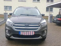 Grau Gebraucht 2017 Ford Kuga Titanium SUV | 14.500 € (Etwas zu teuer)