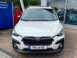 Crystal white Gebraucht 2024 Subaru Crosstrek Platinum Limousine | 34.900 € (Fairer Preis)