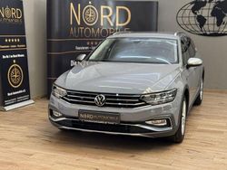 Grau Gebraucht 2022 VW Passat | 27.799 € (Guter Preis)