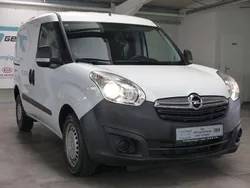 Weiß Gebraucht 2016 Opel Combo Van / Kleinbus | 8.990 € (Etwas zu teuer)